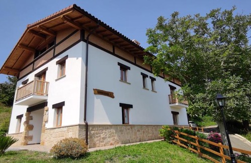 Ibarranguelua Villa | LAGA Surf VILLA by Urdaibai Rentals