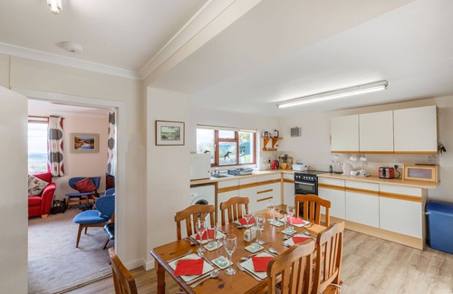 Castle Douglas Cottage | Laghead Cottage - a cottage that sleeps 6 guests in 3 bedrooms