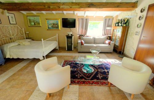 Pistoia Apartment | LAGO GABBIANO PODERe CASANOVA