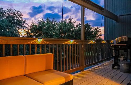 Point Venture House | Lago Retreat