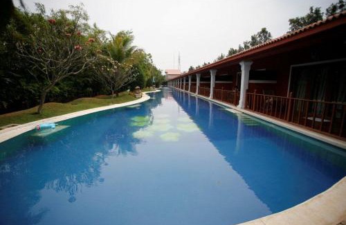Medchal Hotel | Lagoon Bay Hotel at Leonia