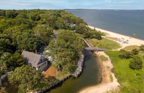 East Marion House | Lagoon Lodge: North Fork,Charming 3Br, Waterfront