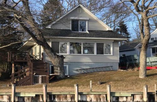 East Marion House | Lagoon Lodge: North Fork,Charming 3Br, Waterfront