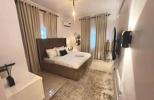 Oshodi-Isolo Apartment | Lagos Luxury Living - Fully Serviced 3 Bedroom Apartment