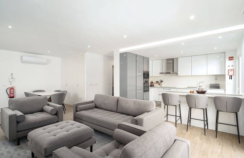 Funchal Apartment | LAGOS MODERN 1 WITH POOL by HOMING