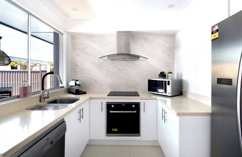 Broadbeach Waters House | Laguna Bay, Broadbeach Waters
