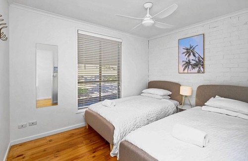 Green Point House | Laguna house just 100 metres from Wallis lake