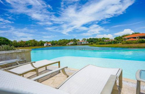 Playa Blanca Villa | Laguna Lake House - Private Pool - King Bed - Sleeps 14