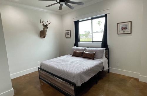 Port Mansfield Cabin | Laguna Ranch- Gladys: The Premier Port Mansfield Lodging