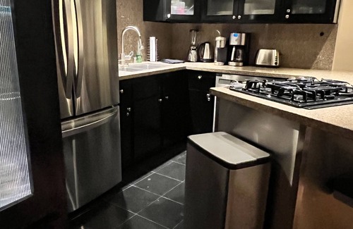 South Laguna House | Laguna's Hidden Gem Penthouse 2 BEDROOMS, DEN, Oceanview.Quality Beds, 4 guests