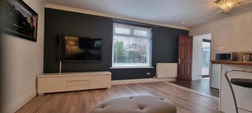 Saltcoats Villa | Laighdykes Guest Cottage