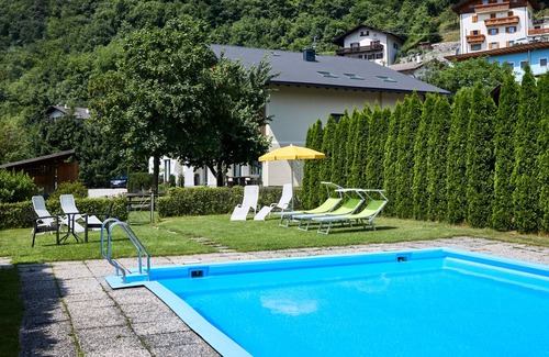 Albions Apartment | Laitacherhof: New apartment with sauna and pool in Klausen