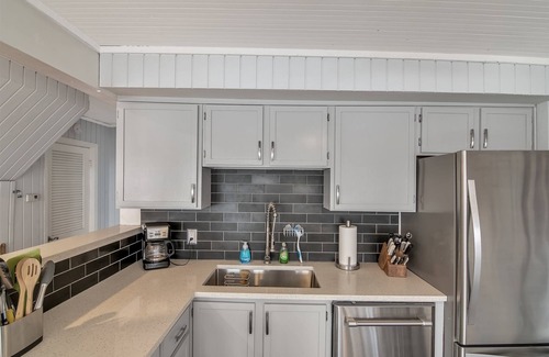 Oxbow House | Lake Front Retreat: paddle board/canoe W HOT TUB