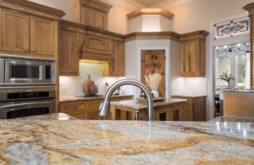 Belton House | Lake Access! 10 Acre Retreat, Pool and Hot tub