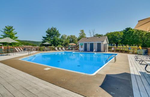 Indian Point Apartment | Lake Access and Pool Branson Condo - 2 Mi to Marina