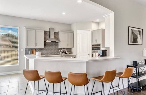 Heath House | Lake Access Mansion w/Lake View + Theatre + Fire Pit