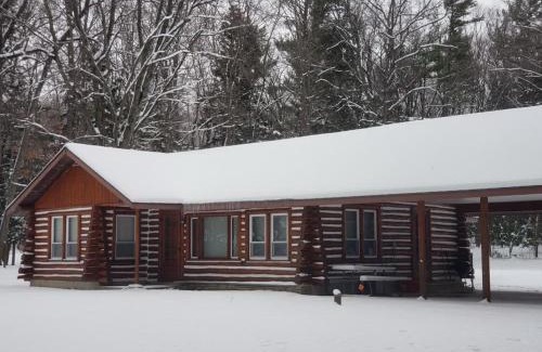 Honor House | Lake Access! Twin Birch Resort - Kodiak Cabin