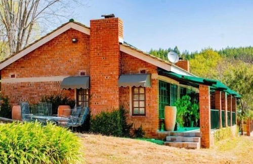 Zimbabwe Ski Chalet | Lake Alexander Country Resort