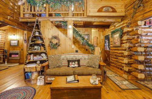 Lake Luzerne House | Lake and Beach Access at Lake Luzerne Cabin!