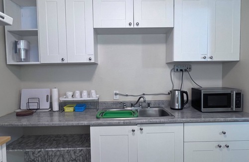 Black Mountain House | Lake and vally view cozy stay/15 min from airport/ubco/downtown/shopping