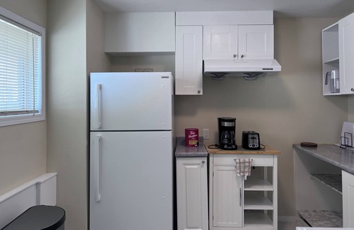 Black Mountain House | Lake and vally view cozy stay/15 min from airport/ubco/downtown/shopping