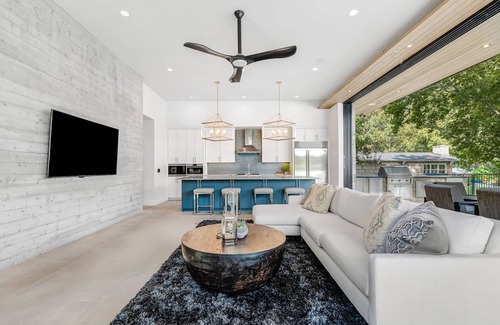 Austin House | Lake Austin Waterfront: Golf+Wakeboard+SXSW+ACL+F1