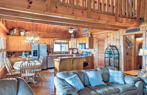 Pomona Park House | Lake Broward Cabin with Private Boat Launch and Dock!