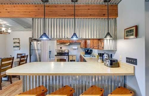 Brownwood House | Lake Brownwood Home w/Private Boat Dock!
