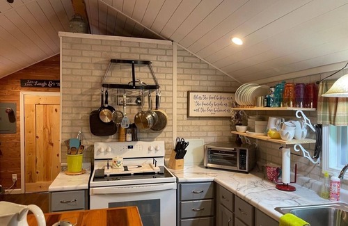 Goreville Cabin | Lake Cabin in the Shawnee Forest!