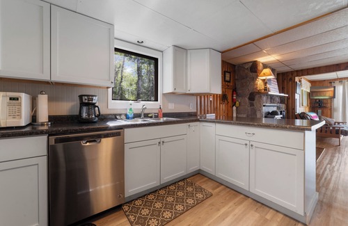 Duluth Cabin | Lake Cabin on beautiful Pequaywan Lake