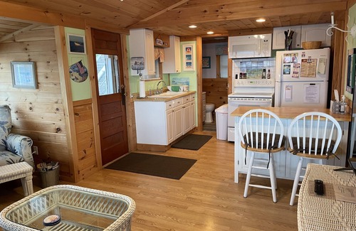 Colchester Cottage | Lake Champlain lakefront cottages with beautiful mountain views.