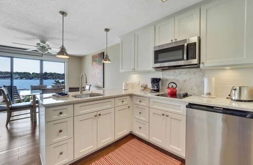 Charlevoix Condo | Lake Charlevoix Views | Private Balcony | Pool, Hot Tub, Sauna | Sleeps 4