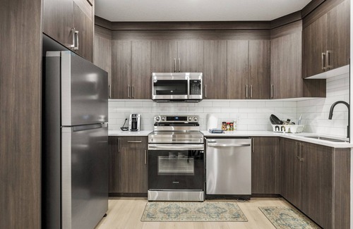 Chestermere House | Lake Community Hideout