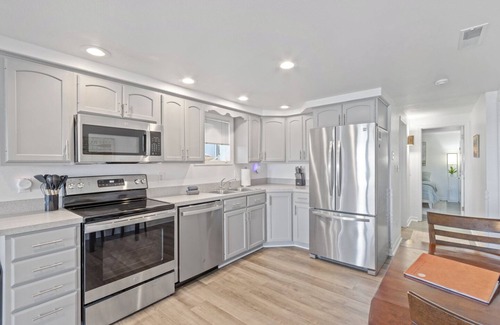Clear Lake Condo | Lake Condo- Right on the Water with a Dock! Bring a boat or rent a boat!