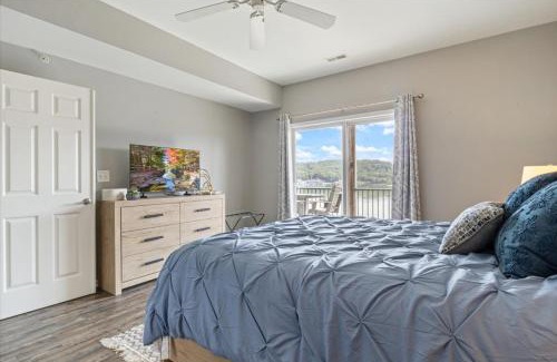 Camdenton House | Lake Condo