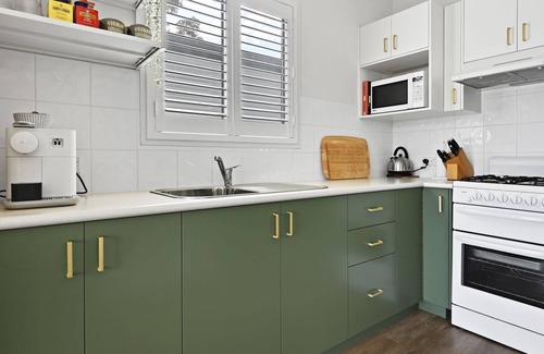 Lake Conjola Cabin | Lake Conjola, Deepwater Resort Cabin 21