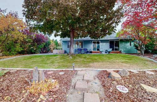 Malaga House | Lake Cortez Cottage