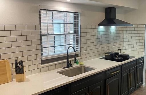 Euclid House | Lake Cottage Mins To Downtown Completely Remodeled