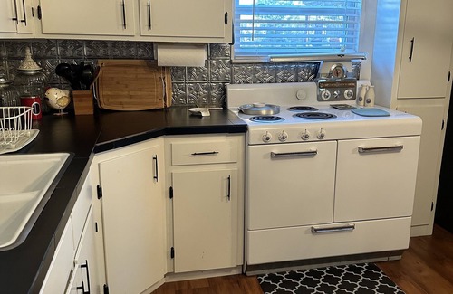 Cookson Cottage | Lake Cottage - pet friendly, ample boat parking, close to Chicken Creek Ramp