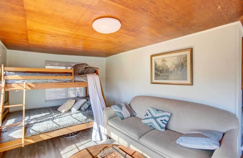 Jamestown Cabin | Lake Cumberland Cabin w/ Views & Fishing