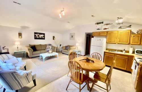 Monticello House | LAKE CUMBERLAND Cozy retreat, close to Cumberland Point Ramp & Conley Bottom!