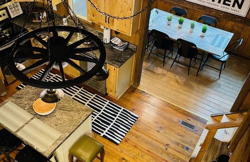 Jamestown Cabin | Lake Cumberland Hideaway Cabin-2 miles above Jtown Marina-Boat Parking+Fire Pit!