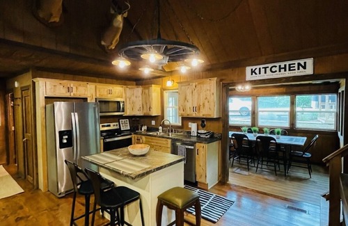 Jamestown Cabin | Lake Cumberland Hideaway Cabin-2 miles above Jtown Marina-Boat Parking+Fire Pit!