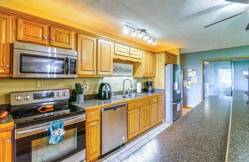 Monticello House | Lake Cumberland Home 1/2 Mi to Beaver Creek Marina