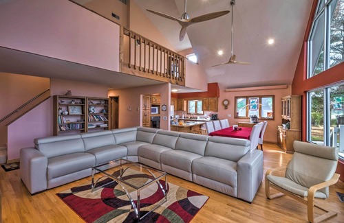 Mill Springs House | Lake Cumberland Home w/Deck + Water Access!