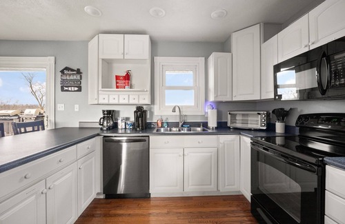 Sloans Valley House | Lake Cumberland Luxury #2! Amazing Lake views, hot tub, fire pit!