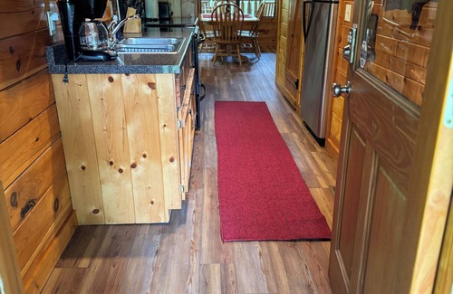 Monticello Cabin | Lake Cumberland/Conley Bottom area-Log Cabin Rental, Private, Lake Access .25 Mi