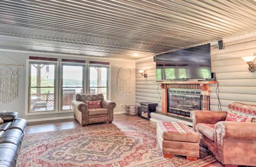 Climax Springs House | Lake Days and BBQ Fun Climax Springs Retreat!