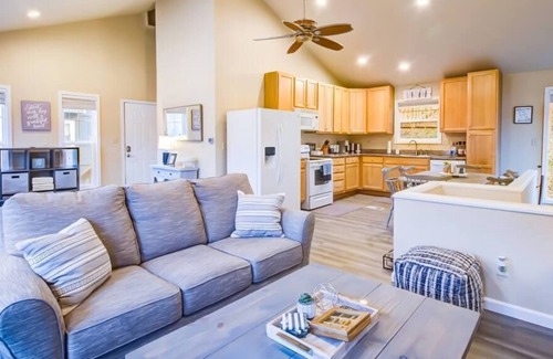 Linn Creek House | Lake Daze- 3 bedroom/ 2 bath Waterfront Home
