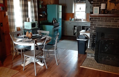 Wetmore Cabin | Lake Daze:Your Perfect UP Escape Near Pictured Rocks - Retreat Near Trail 8!